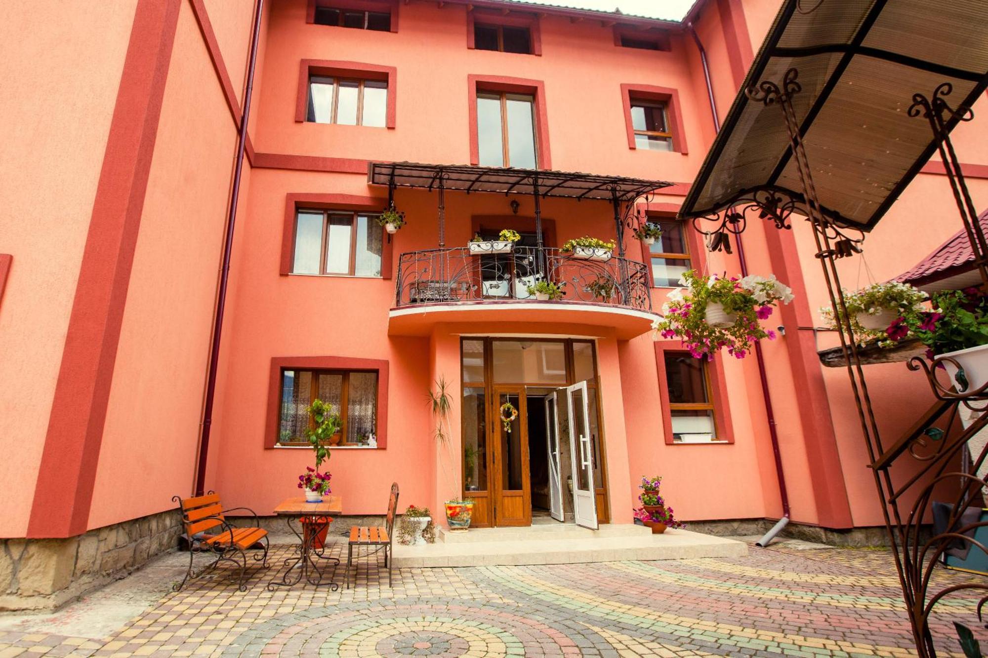 Bed and Breakfast Berizka Yaremche Exterior foto